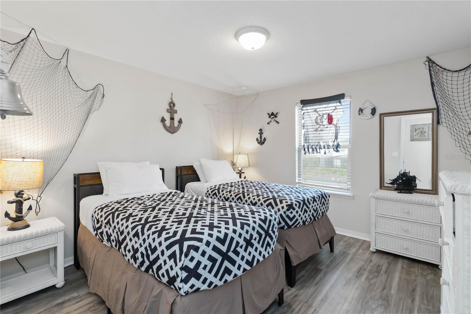 Image 36 of 50 For 5545 Misty Oak Cir