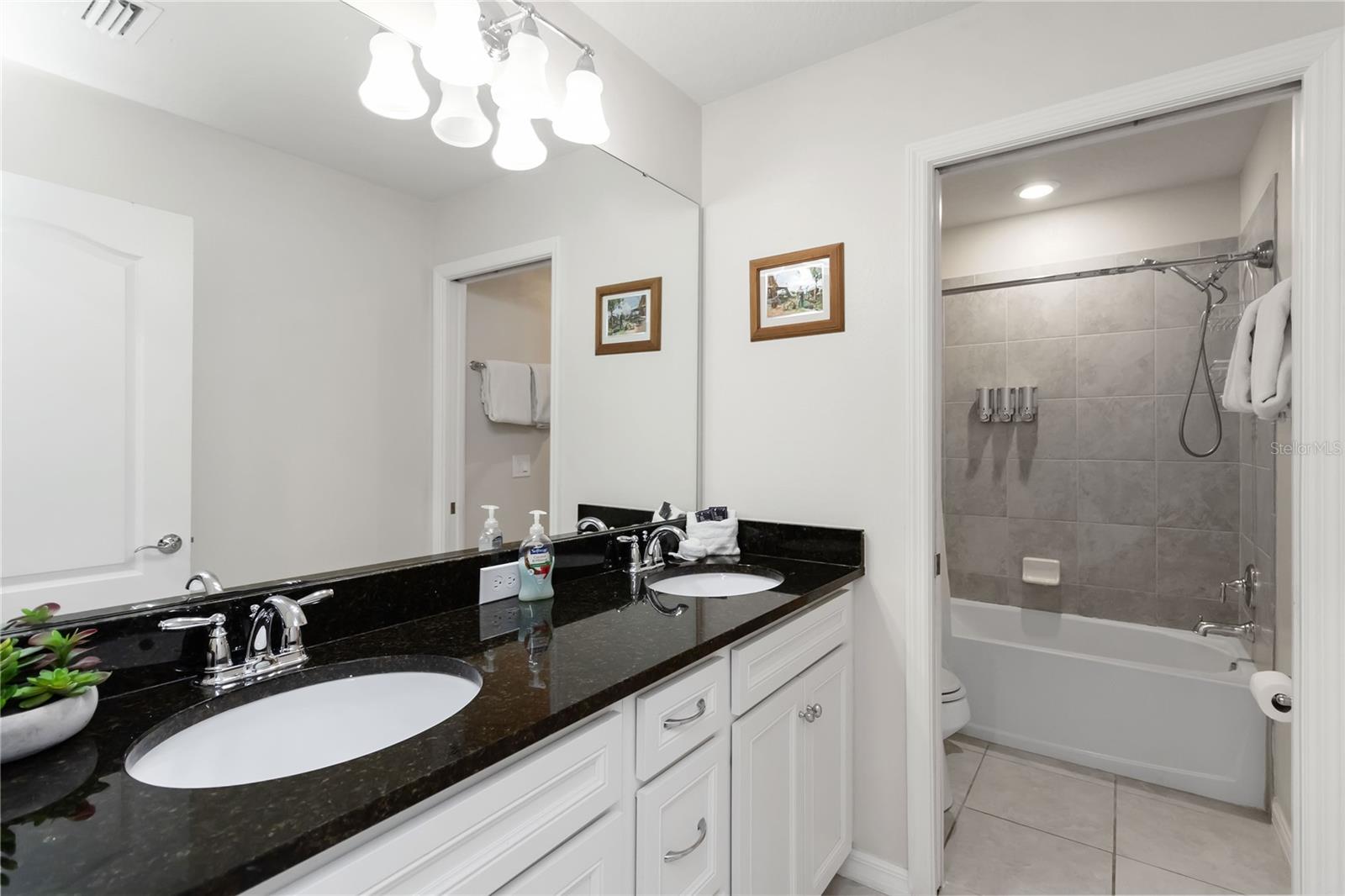 Image 38 of 50 For 5545 Misty Oak Cir