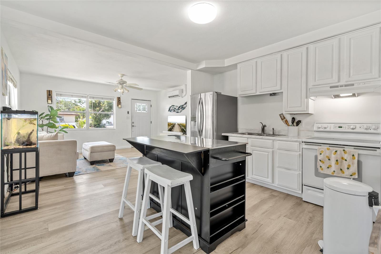 Image 11 of 33 For 4519 Brooksdale Drive