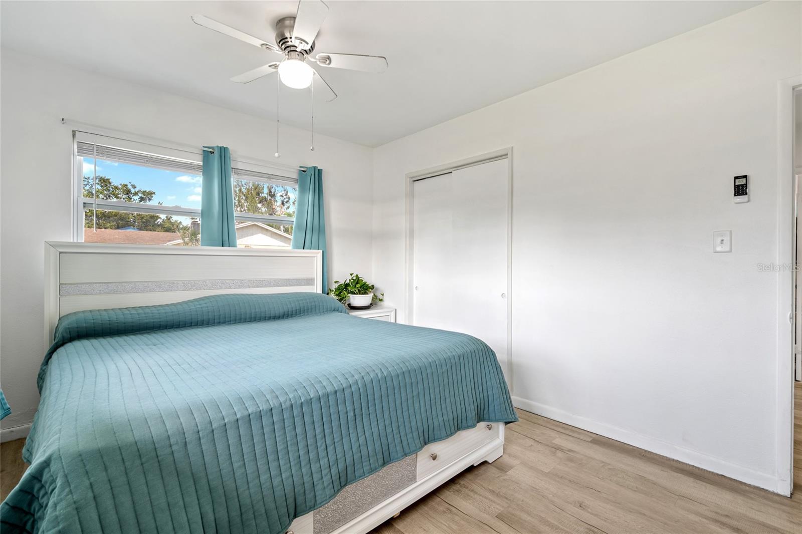 Image 17 of 33 For 4519 Brooksdale Drive
