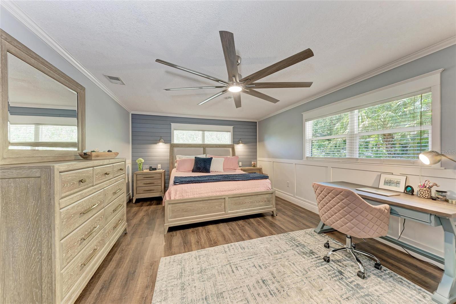 Image 22 of 52 For 4907 18th Avenue W