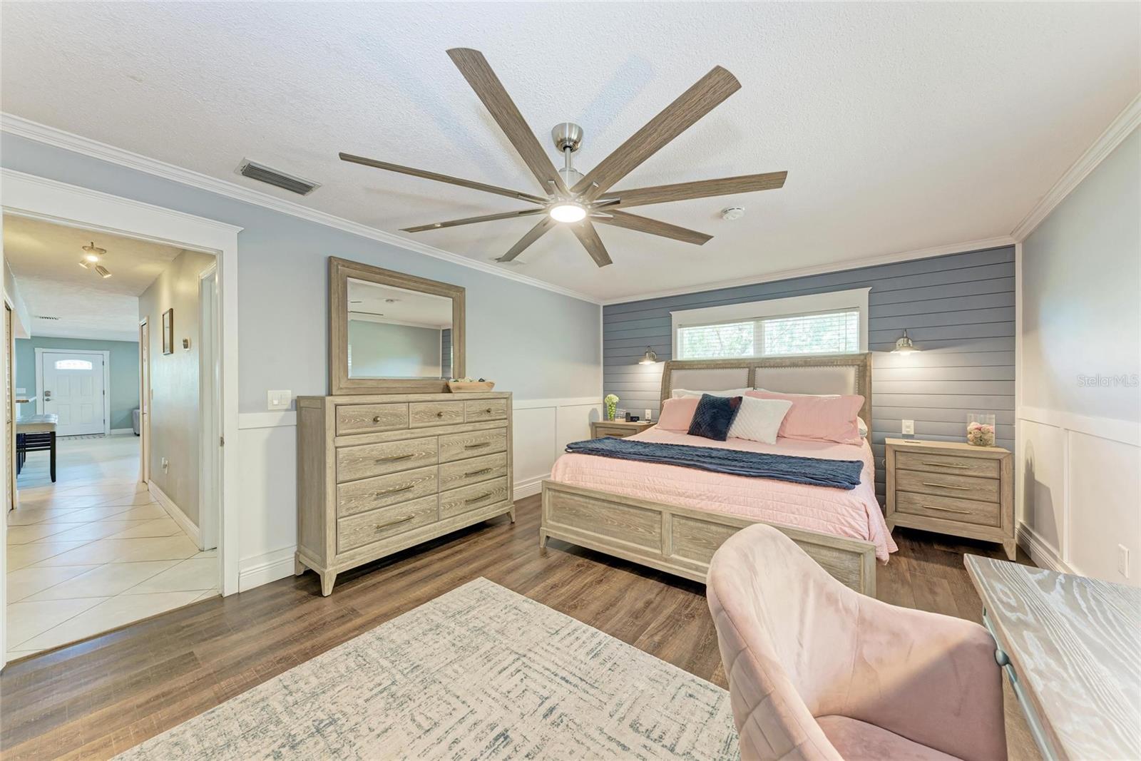 Image 23 of 52 For 4907 18th Avenue W