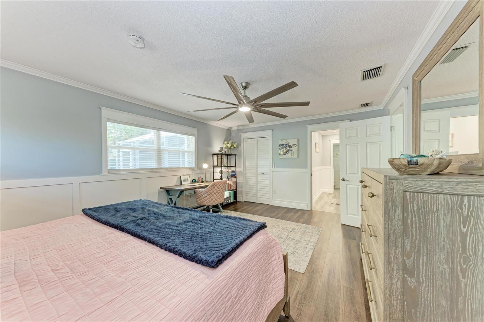 Image 24 of 52 For 4907 18th Avenue W