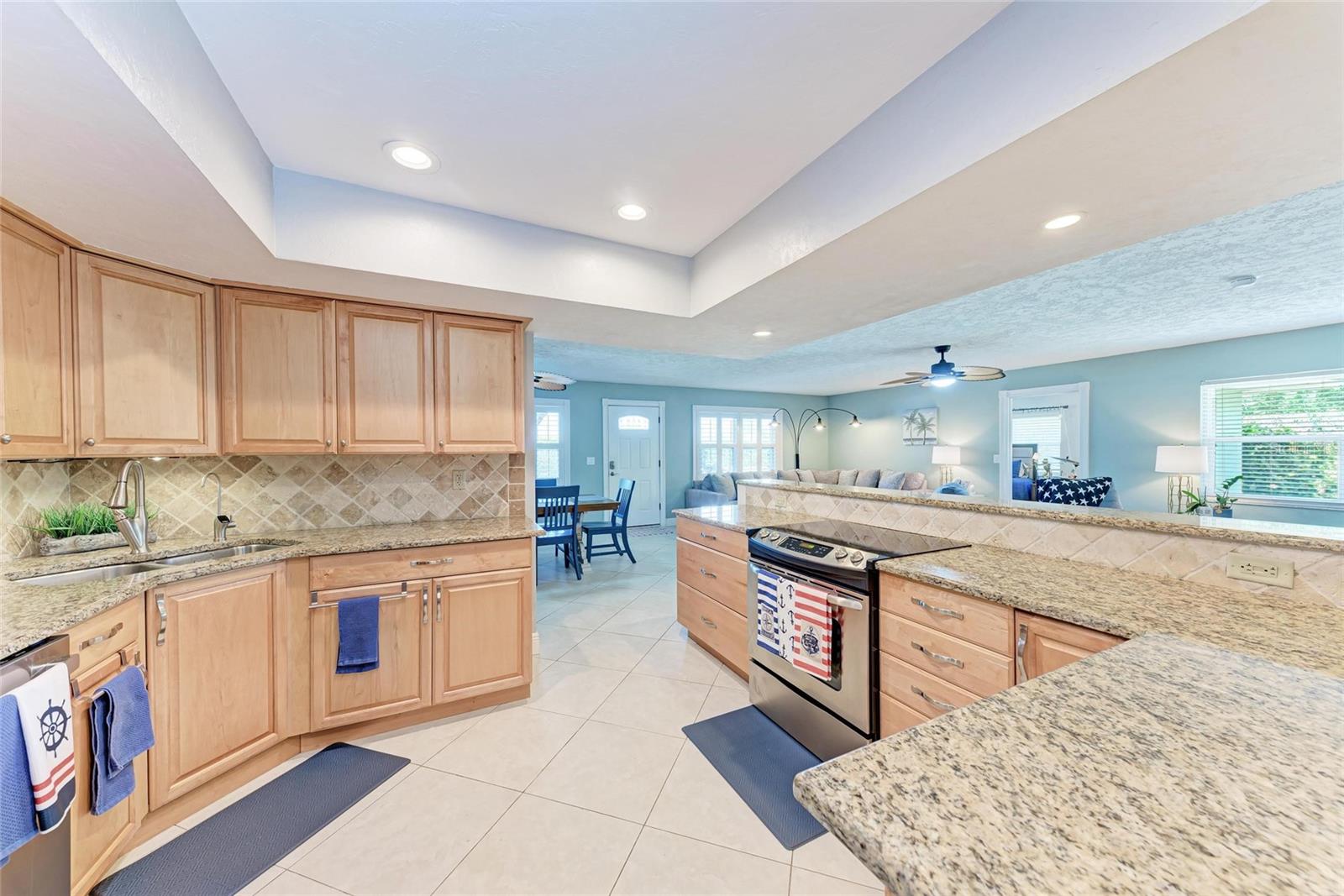 Image 4 of 52 For 4907 18th Avenue W