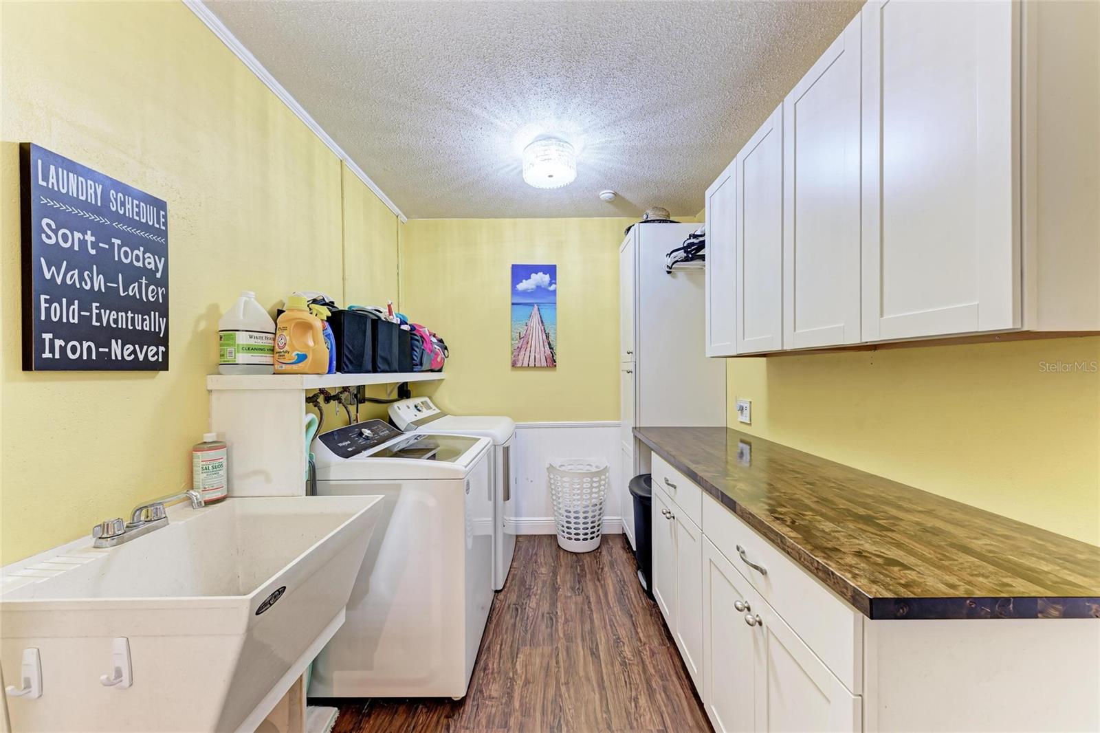 Image 43 of 52 For 4907 18th Avenue W