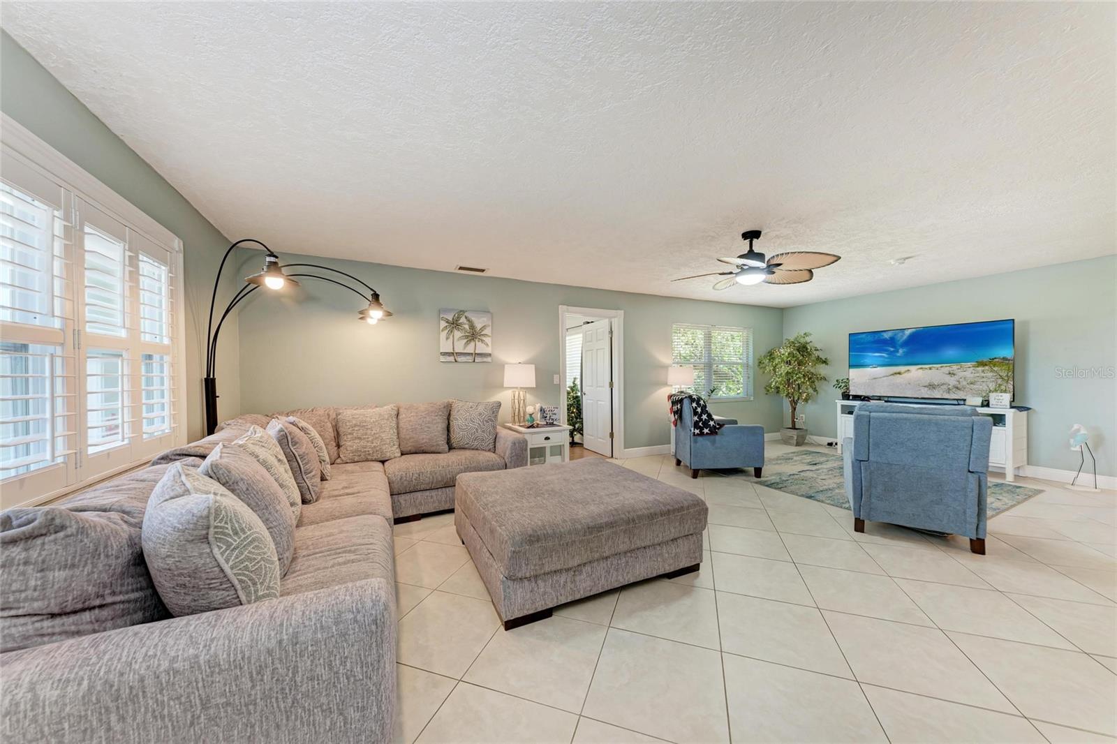 Image 9 of 52 For 4907 18th Avenue W