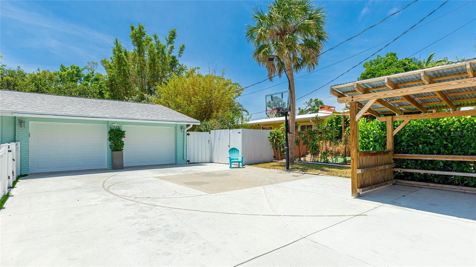 Image 4 of 45 For 5238 Susan Avenue