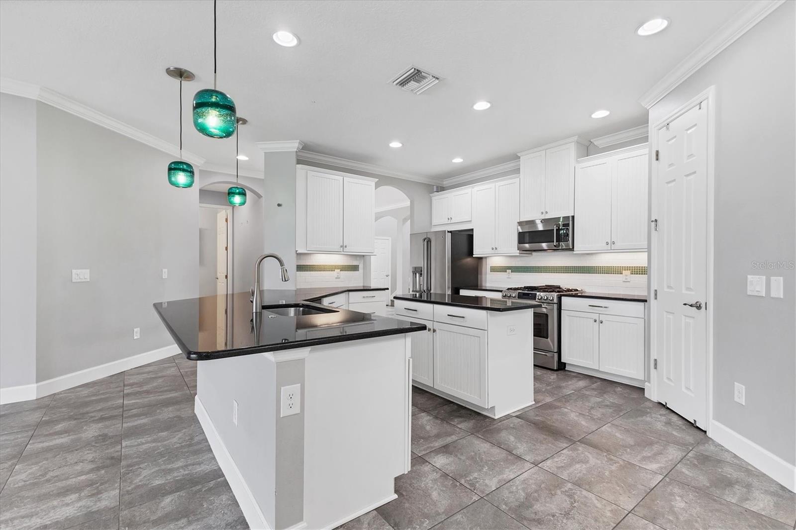 Image 12 of 70 For 6125 Anise Drive