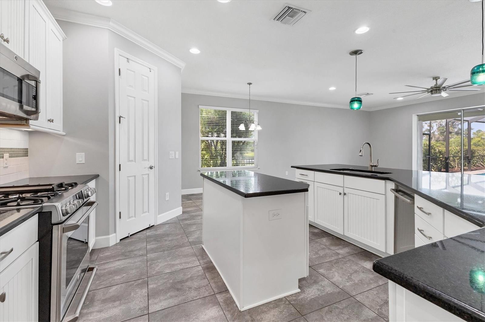 Image 7 of 70 For 6125 Anise Drive