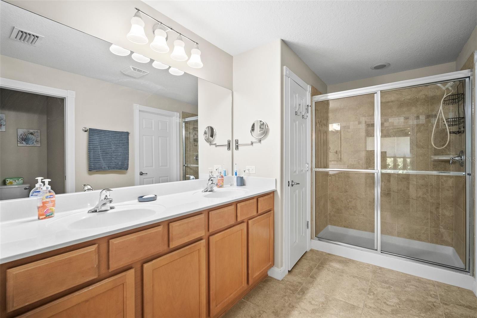 Image 14 of 43 For 5866 Guarino Drive