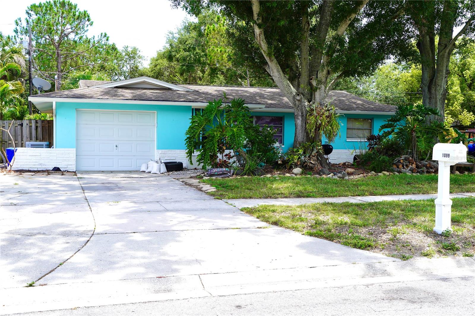 Details for 1099 6th Avenue Ne, LARGO, FL 33770