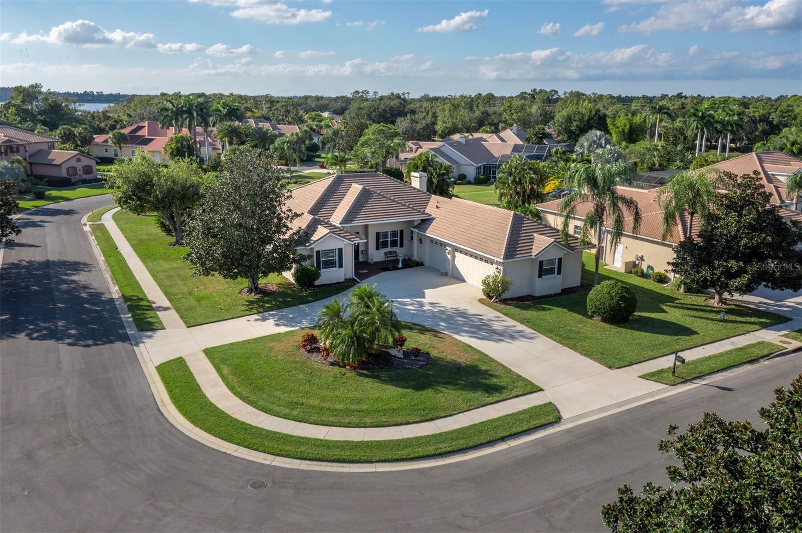 Listing photo id 44 for 6643 Butlers Crest Drive