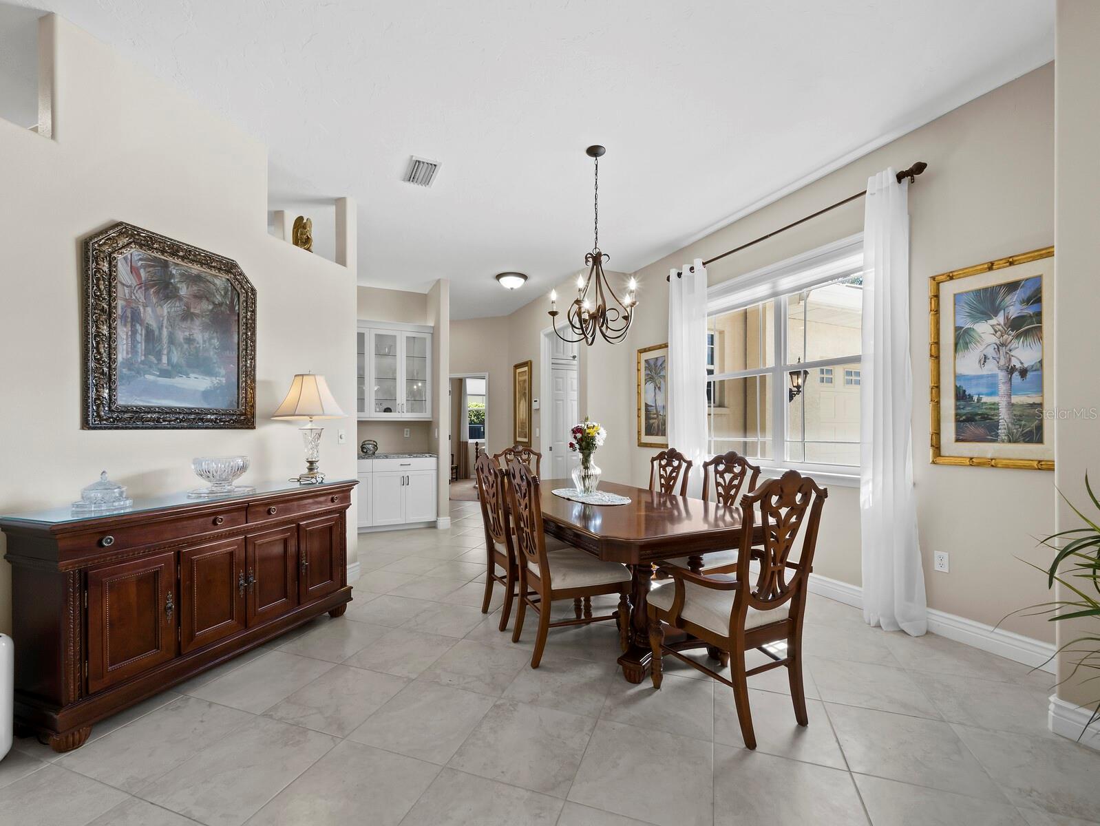 Image 7 of 42 For 6643 Butlers Crest Drive