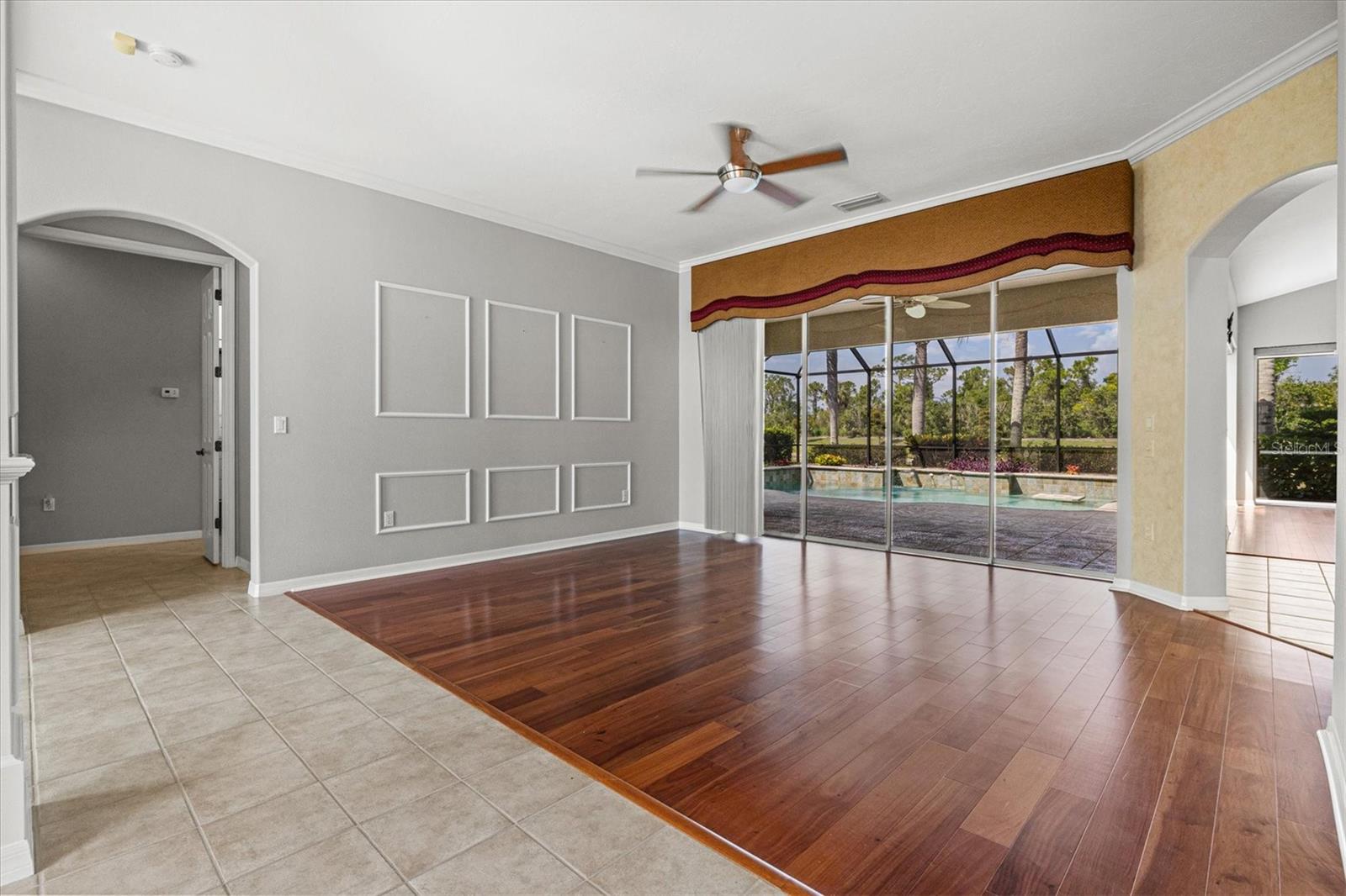 Image 10 of 96 For 8930 Bloomfield Blvd