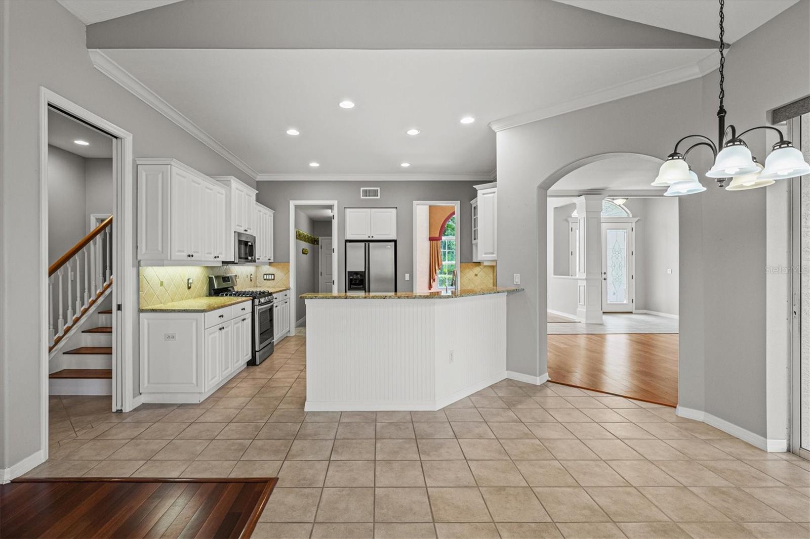 Image 14 of 96 For 8930 Bloomfield Blvd