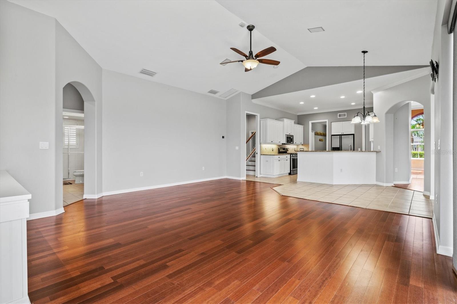 Image 25 of 96 For 8930 Bloomfield Blvd