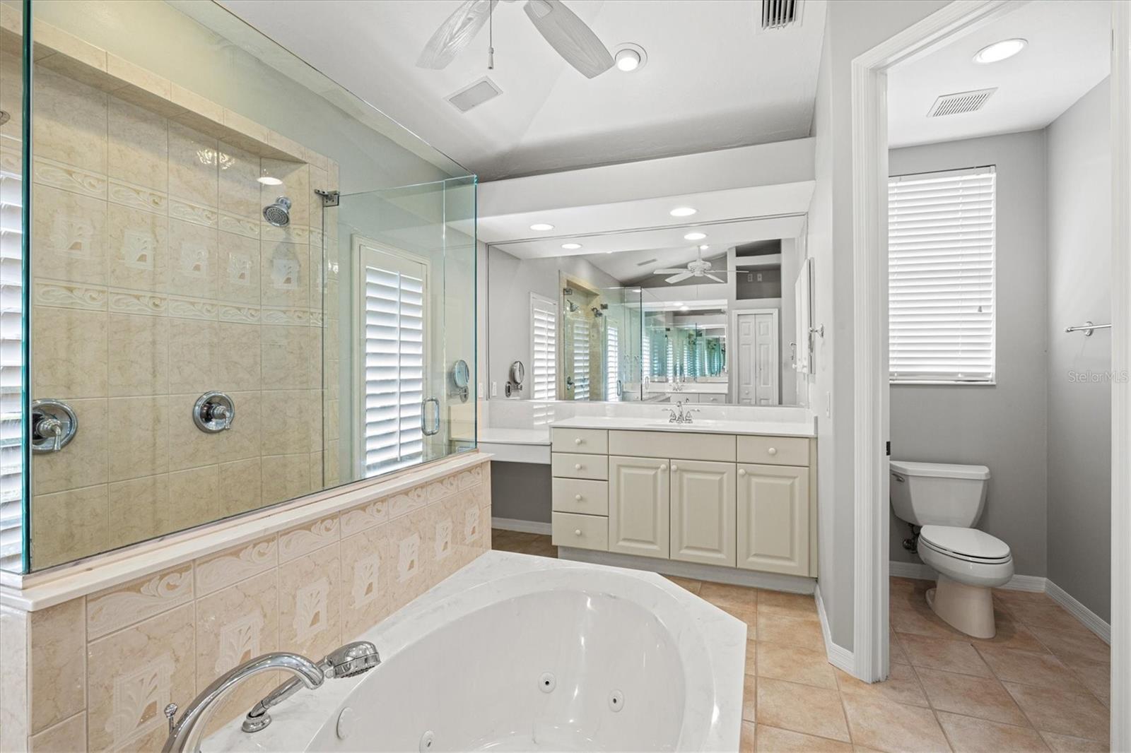 Image 36 of 96 For 8930 Bloomfield Blvd