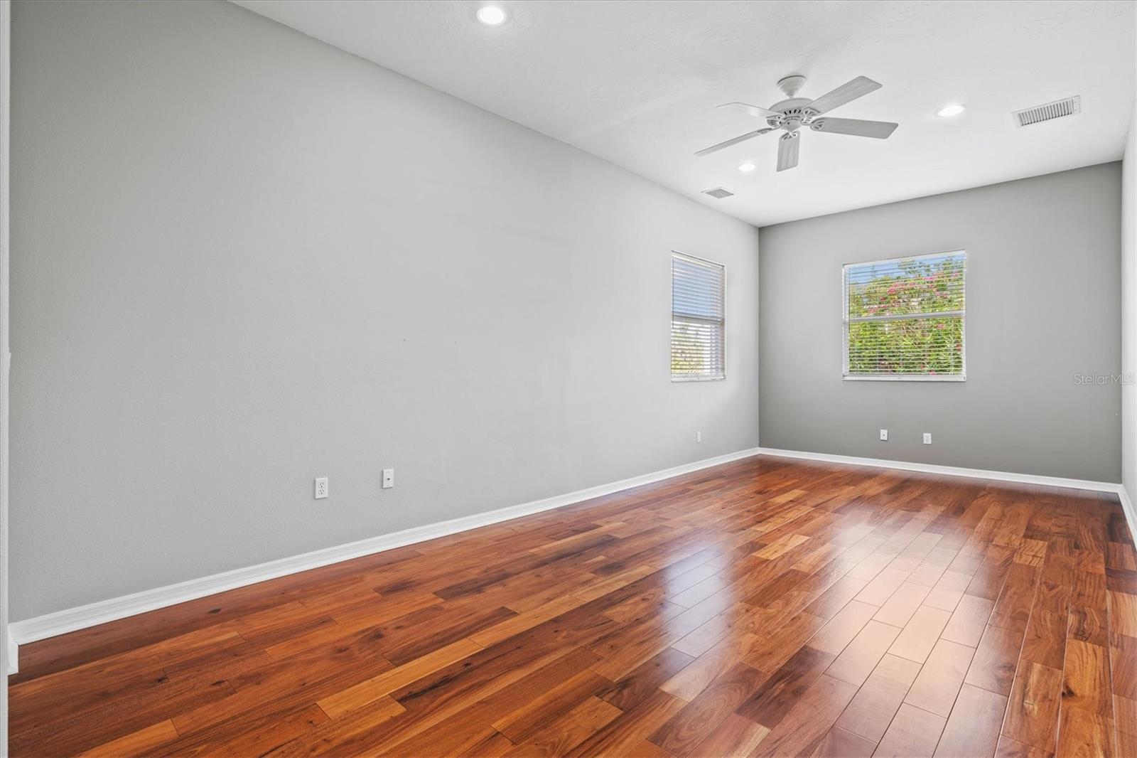 Image 37 of 96 For 8930 Bloomfield Blvd