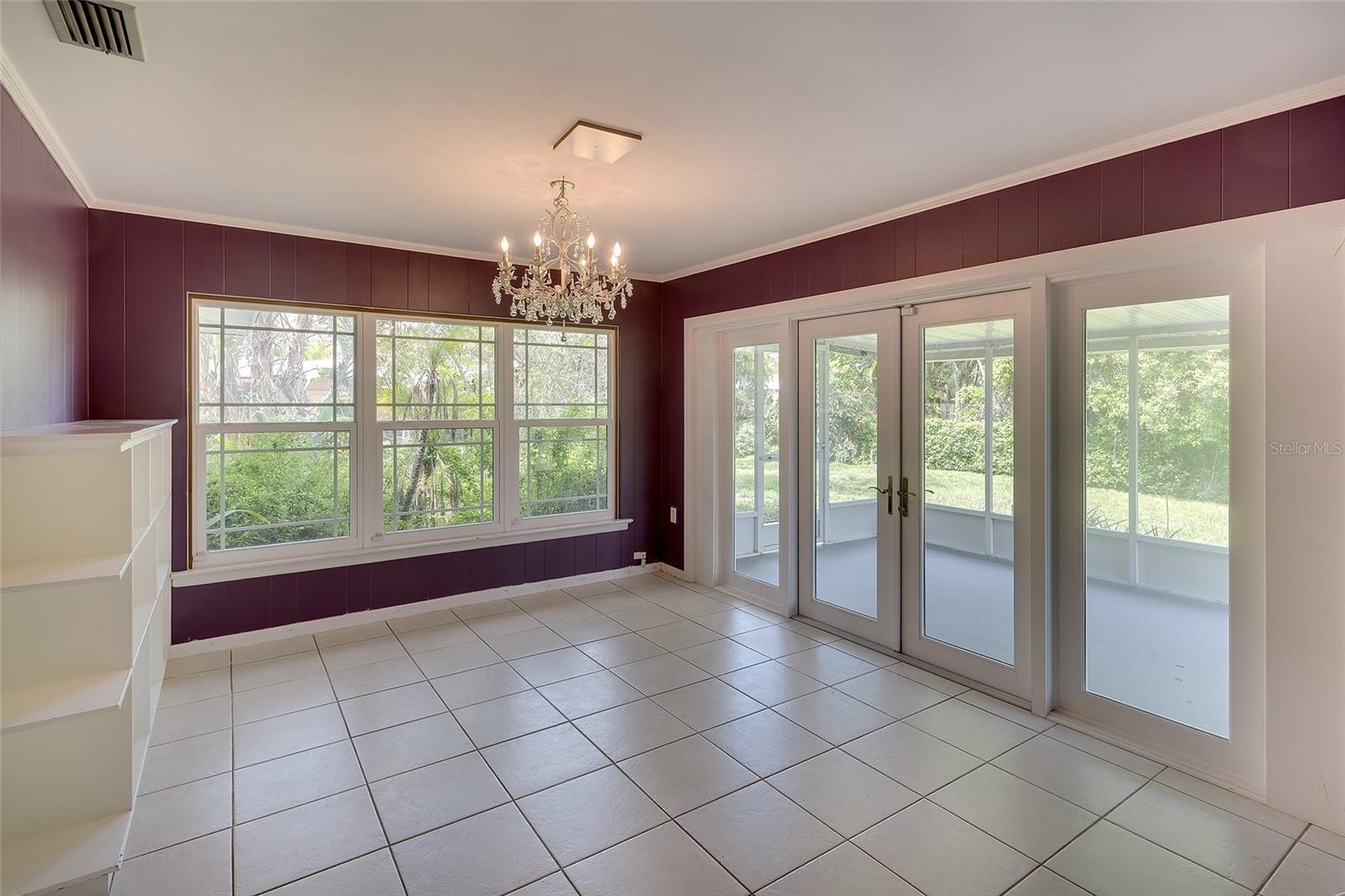 Image 10 of 28 For 719 32nd Avenue W