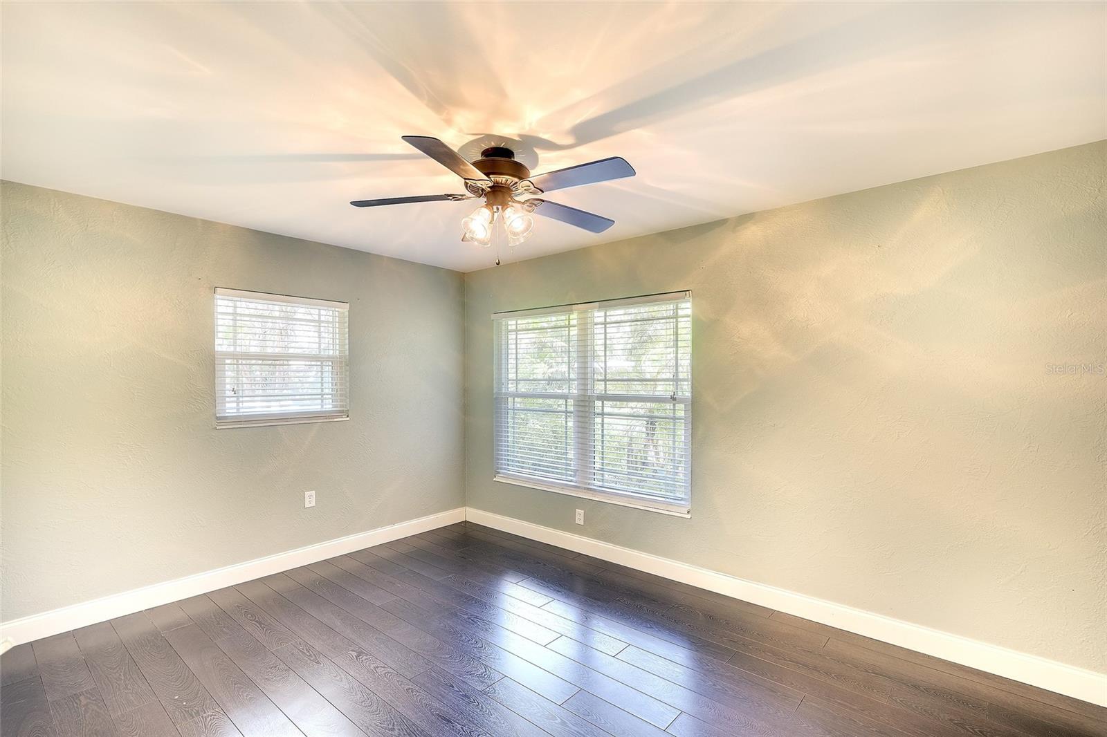 Image 17 of 28 For 719 32nd Avenue W