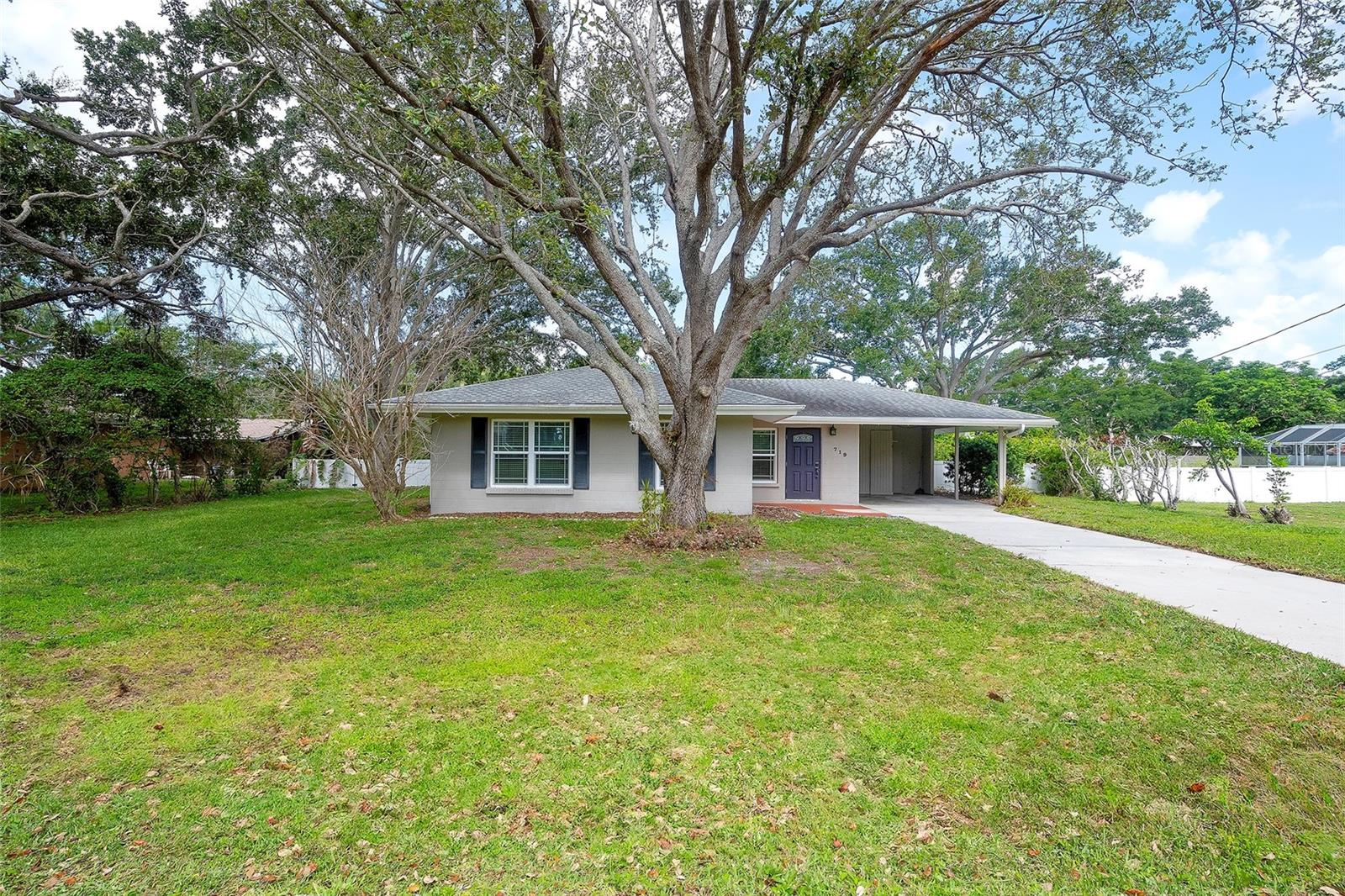 Image 3 of 28 For 719 32nd Avenue W