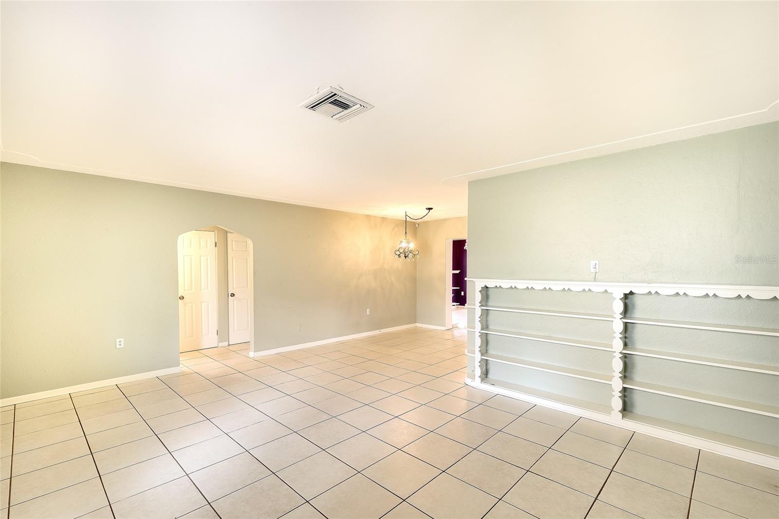 Image 4 of 28 For 719 32nd Avenue W