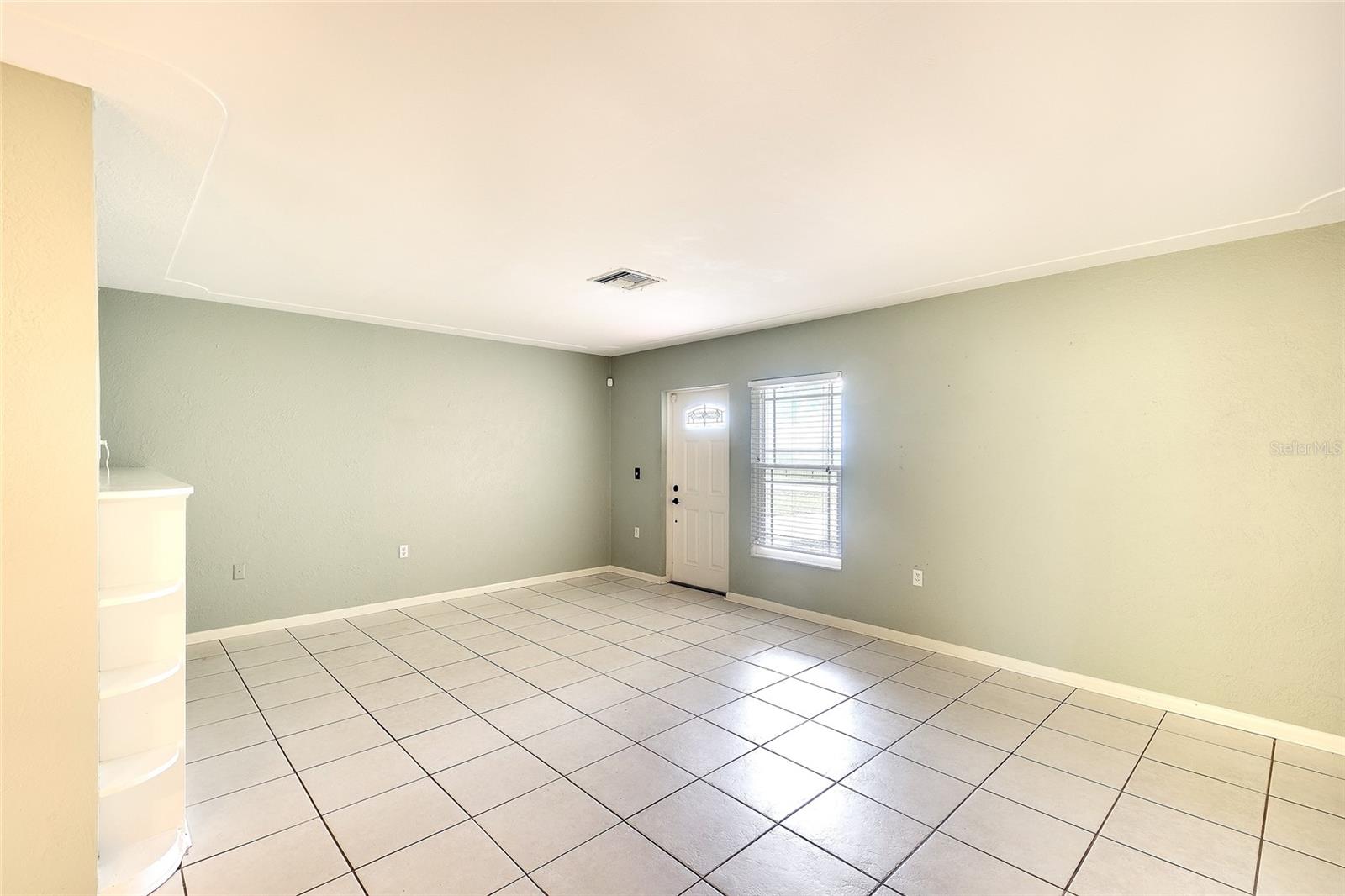 Image 5 of 28 For 719 32nd Avenue W