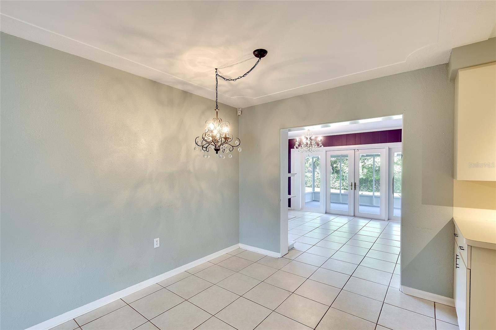 Image 7 of 28 For 719 32nd Avenue W