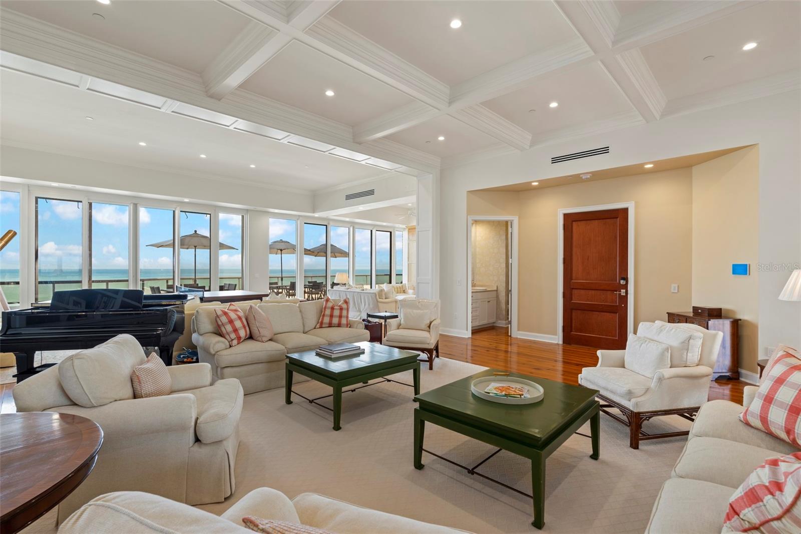 Image 16 of 66 For 435 L Ambiance Drive Ph-j