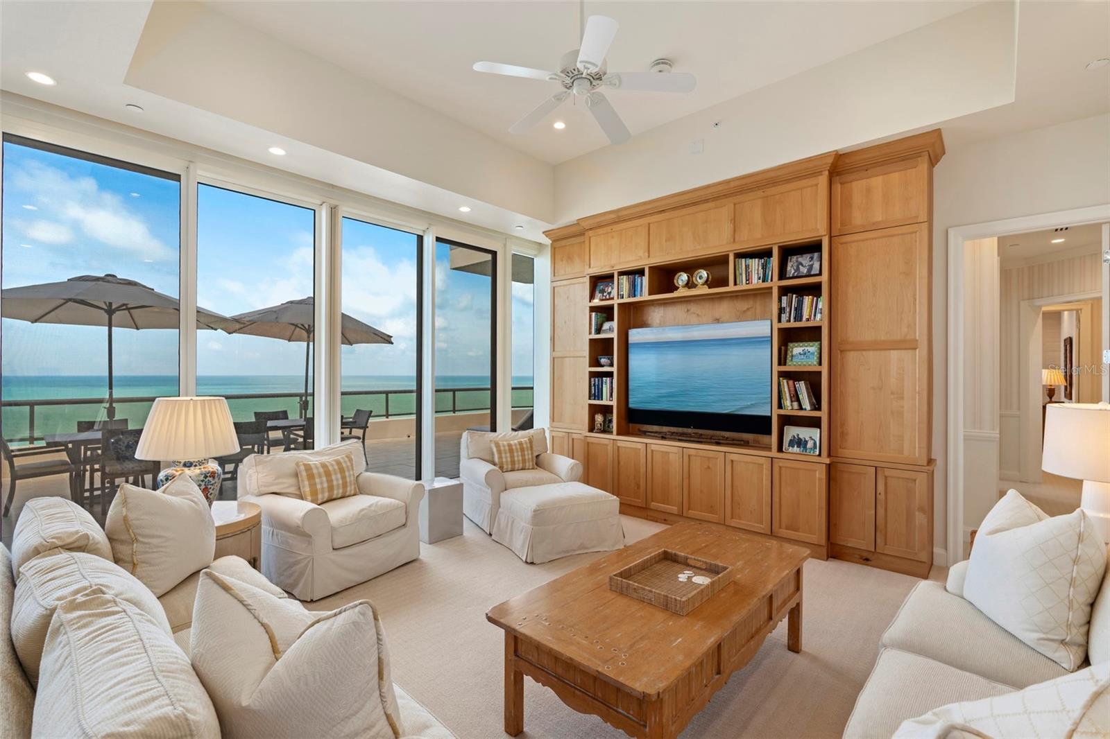 Image 19 of 66 For 435 L Ambiance Drive Ph-j