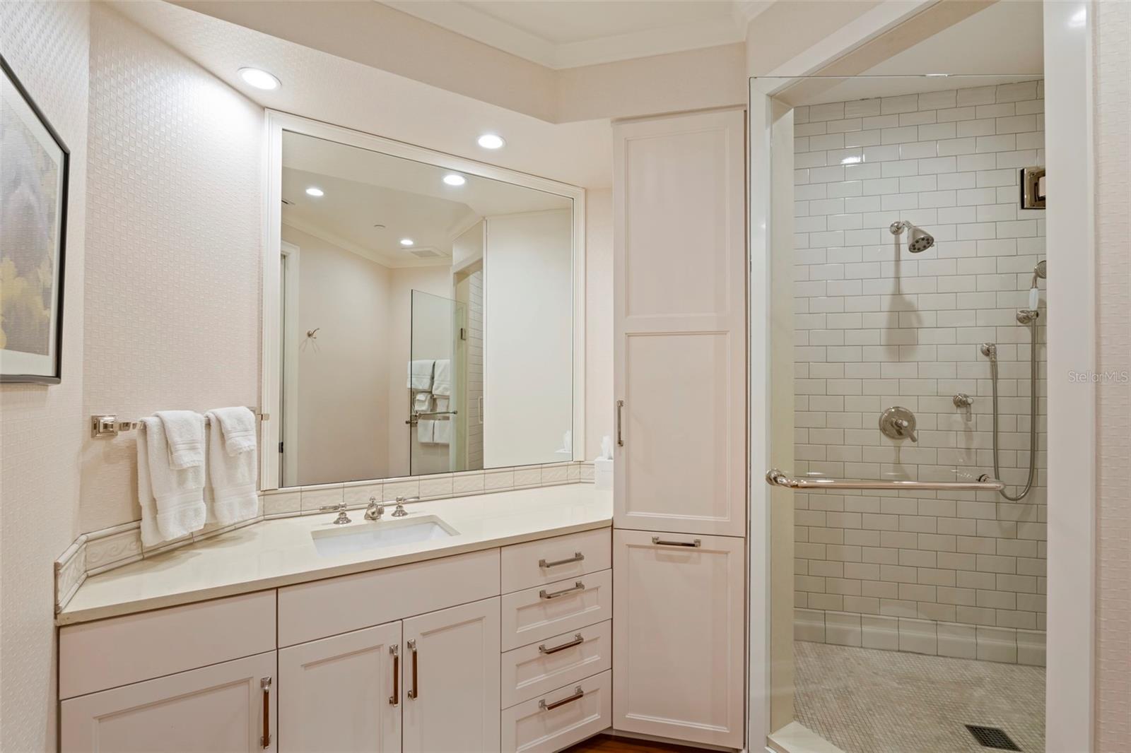 Image 35 of 66 For 435 L Ambiance Drive Ph-j