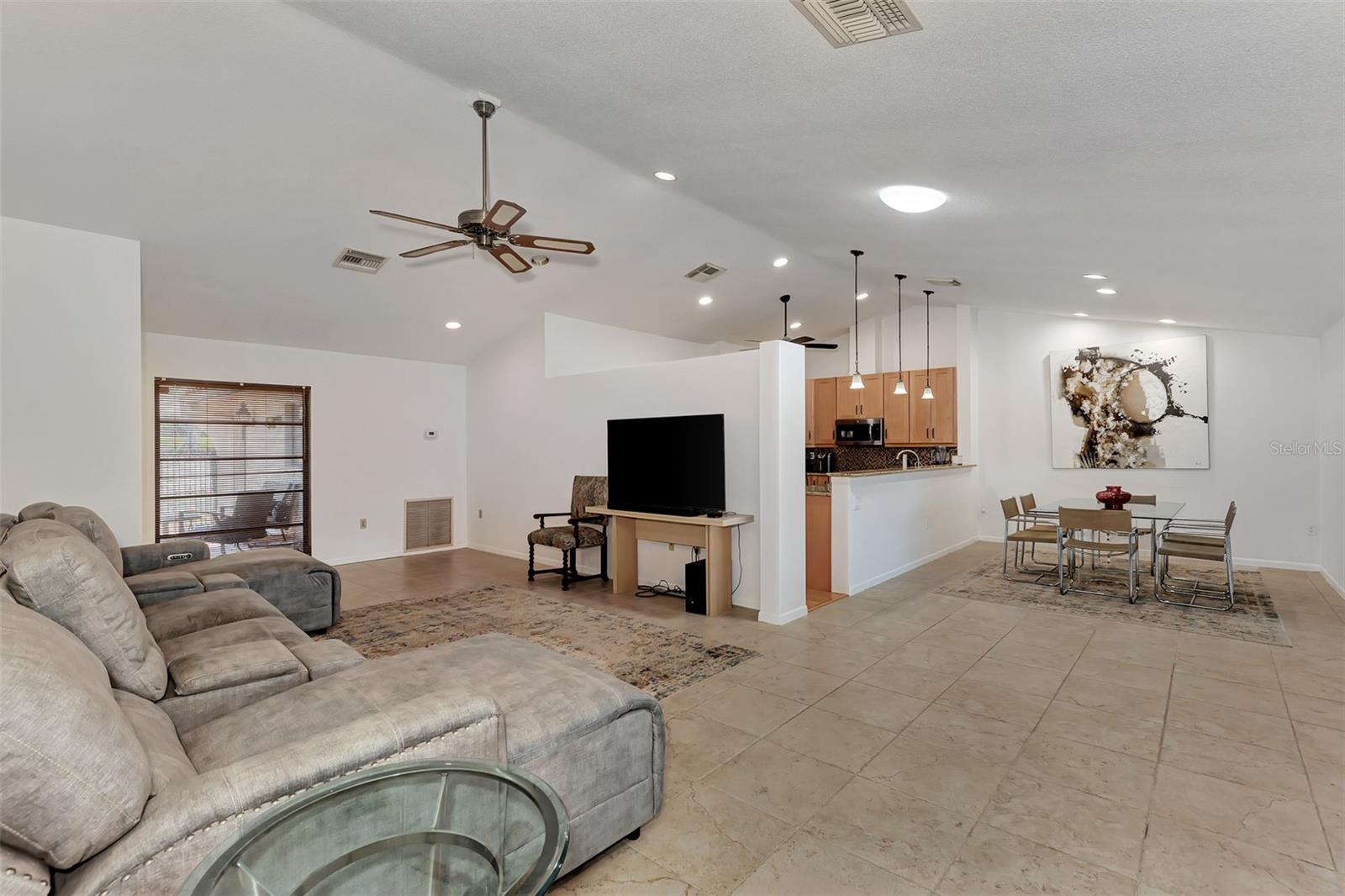 Image 11 of 52 For 5651 Golf Pointe Drive 5651