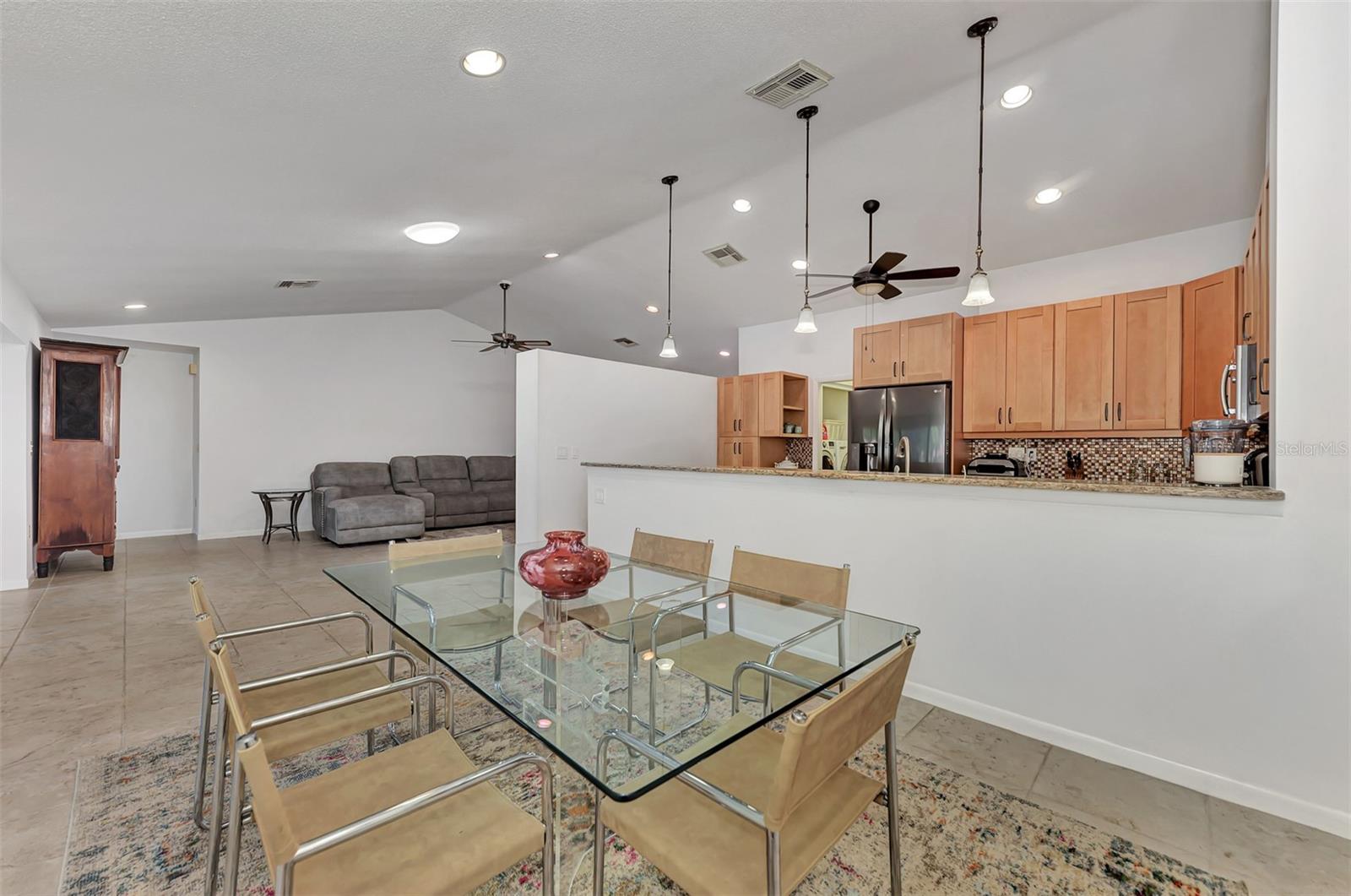 Image 15 of 52 For 5651 Golf Pointe Drive 5651