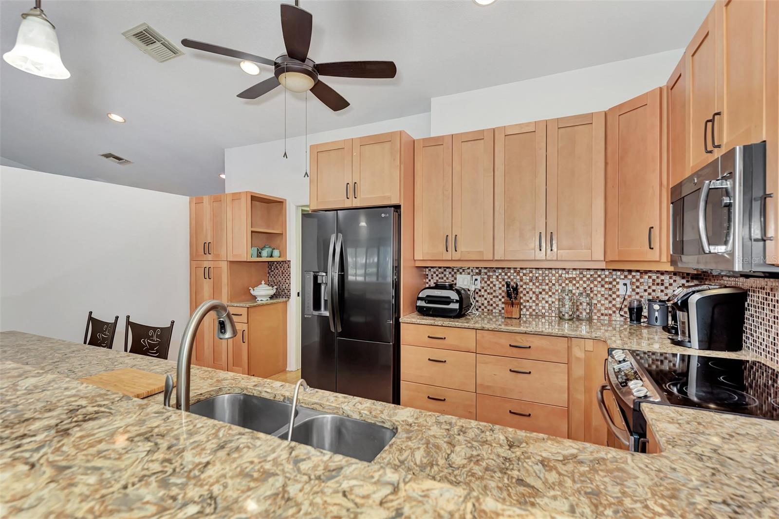 Image 16 of 52 For 5651 Golf Pointe Drive 5651