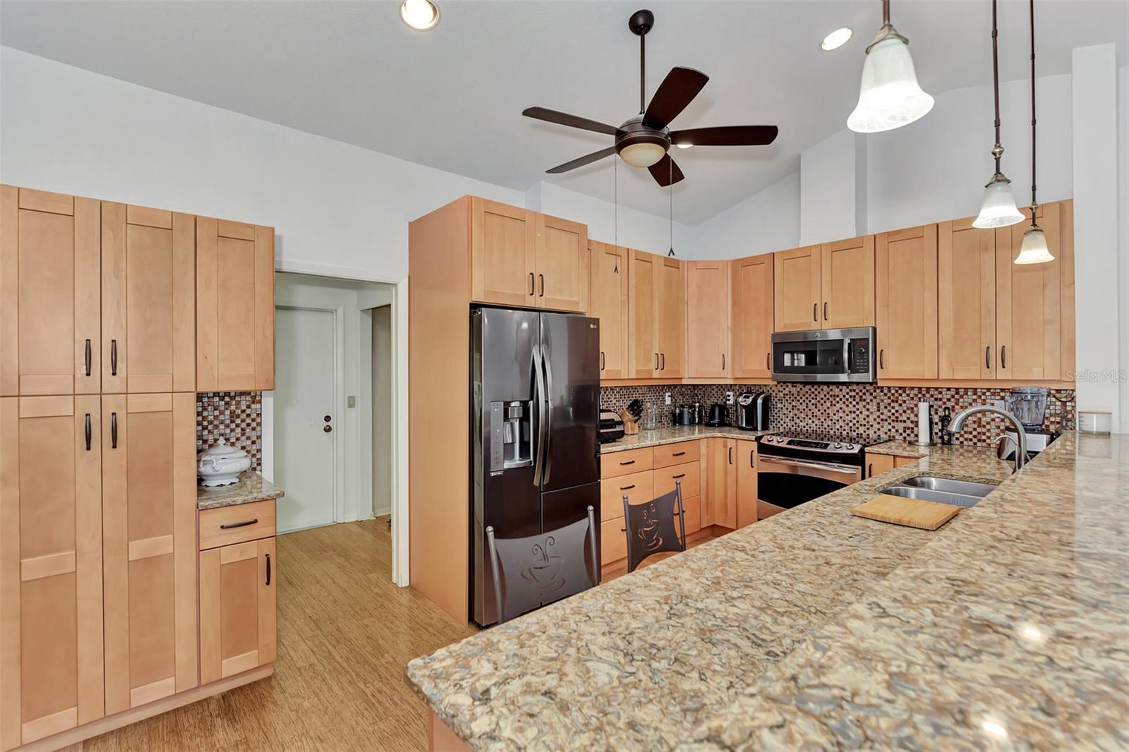 Image 18 of 52 For 5651 Golf Pointe Drive 5651