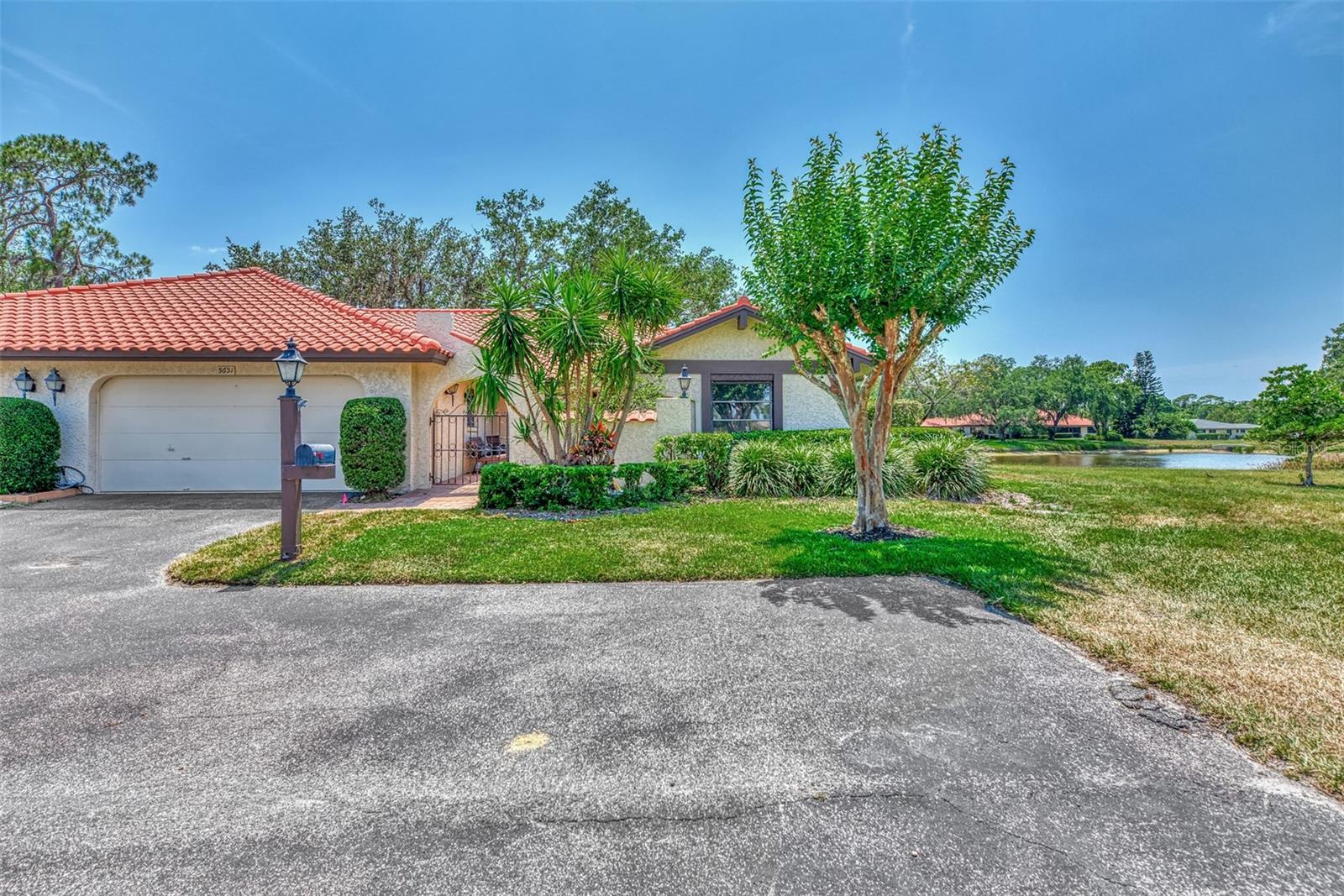 Image 2 of 52 For 5651 Golf Pointe Drive 5651