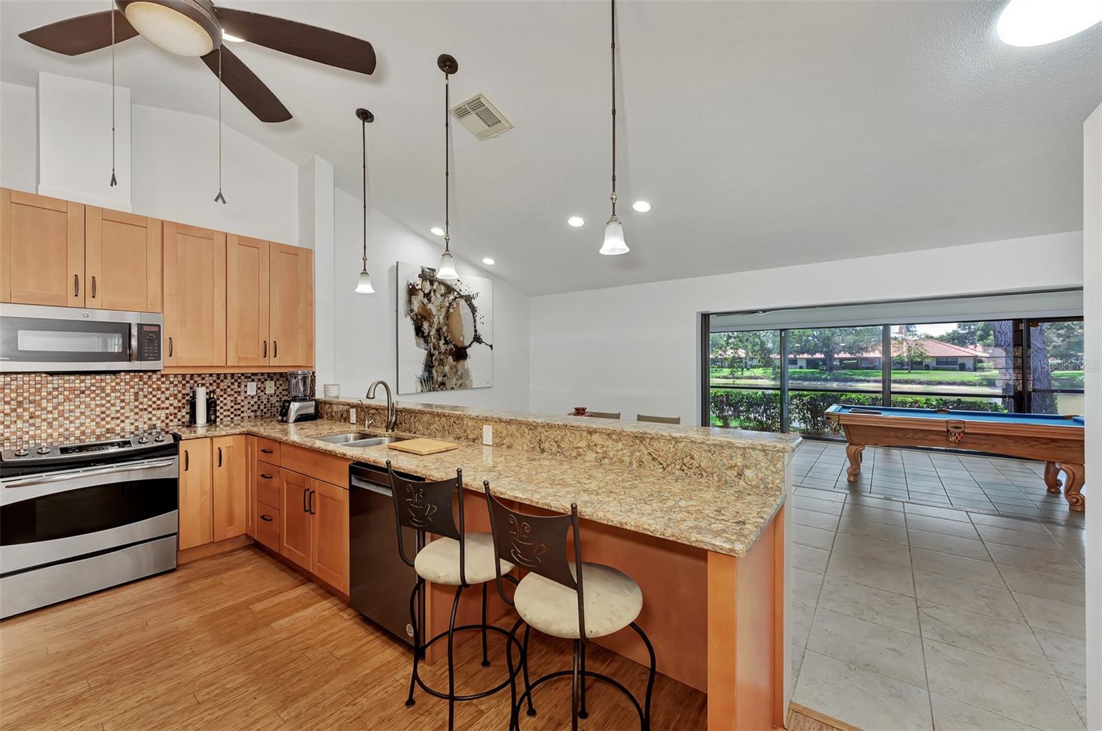 Image 20 of 52 For 5651 Golf Pointe Drive 5651