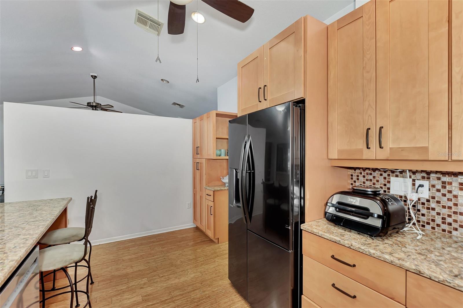 Image 21 of 52 For 5651 Golf Pointe Drive 5651
