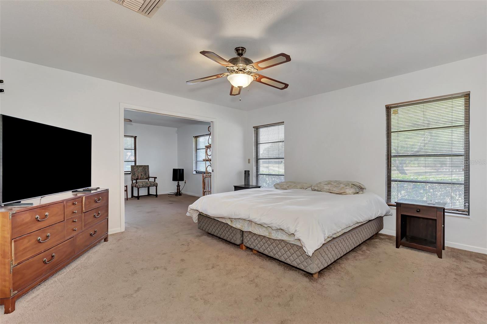 Image 24 of 52 For 5651 Golf Pointe Drive 5651