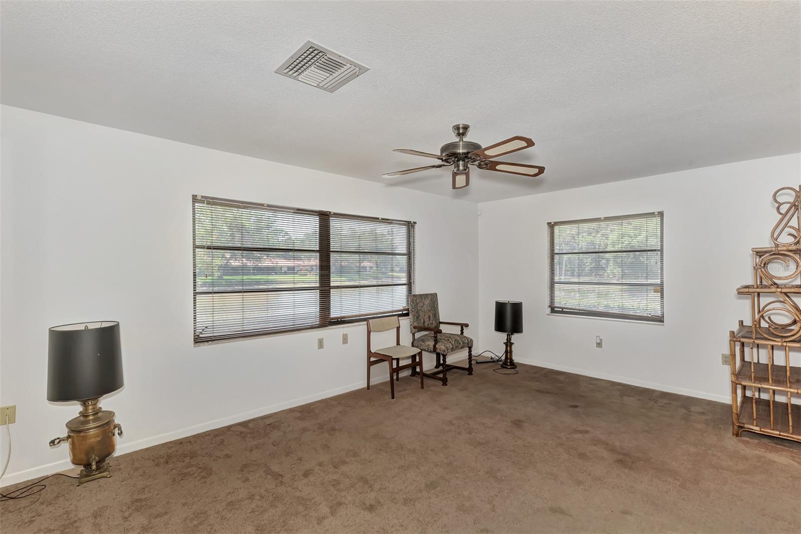 Image 31 of 52 For 5651 Golf Pointe Drive 5651