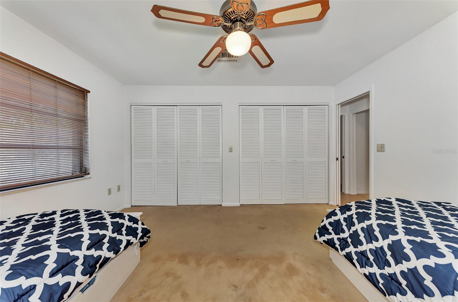 Image 33 of 52 For 5651 Golf Pointe Drive 5651