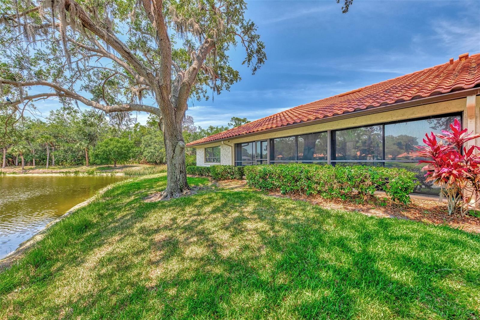 Image 43 of 52 For 5651 Golf Pointe Drive 5651