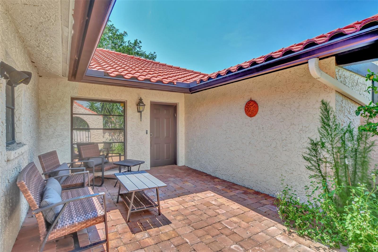 Image 5 of 52 For 5651 Golf Pointe Drive 5651