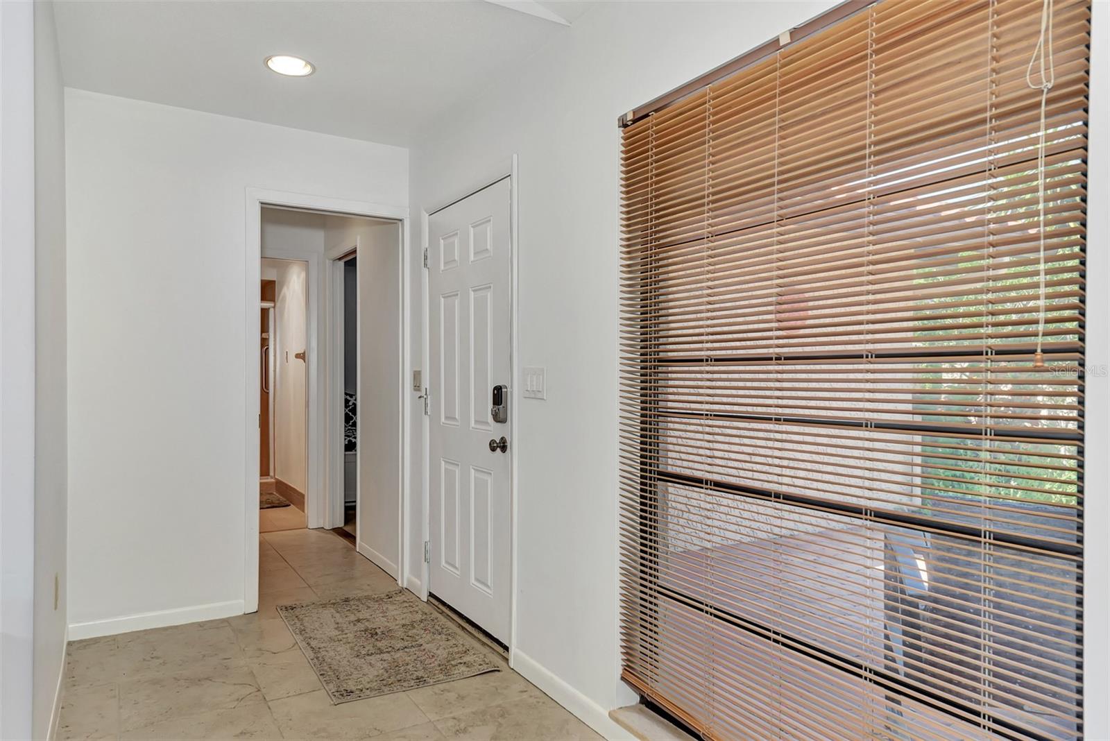 Image 6 of 52 For 5651 Golf Pointe Drive 5651