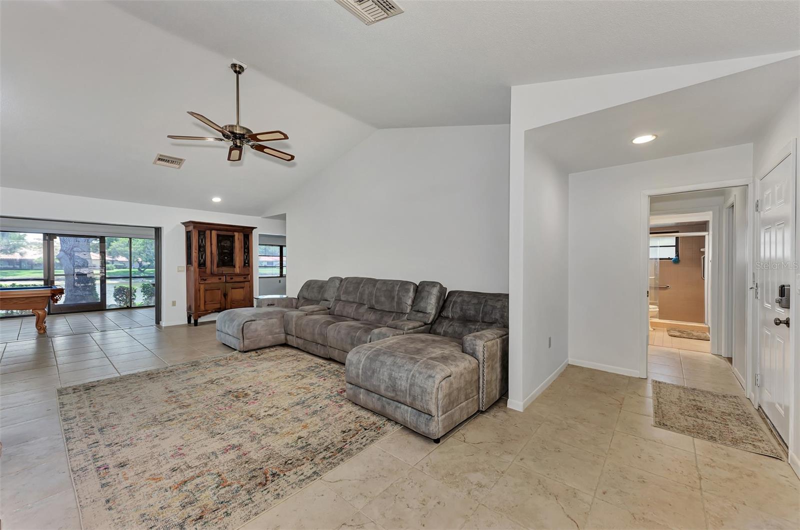 Image 7 of 52 For 5651 Golf Pointe Drive 5651