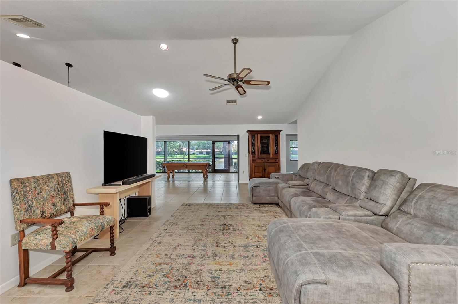 Image 9 of 52 For 5651 Golf Pointe Drive 5651