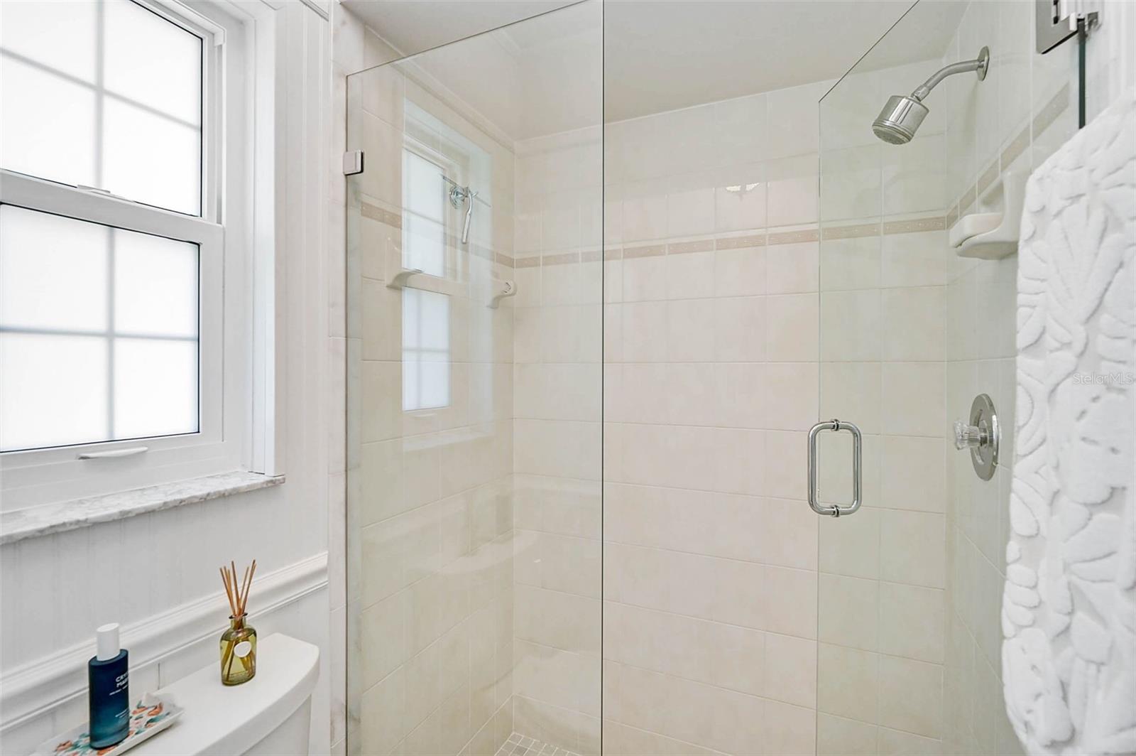 Image 14 of 76 For 16918 Waterline Road