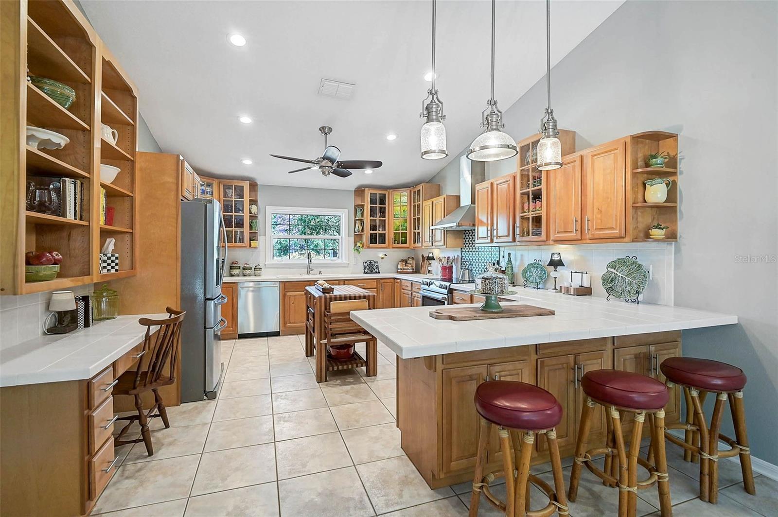 Image 17 of 76 For 16918 Waterline Road