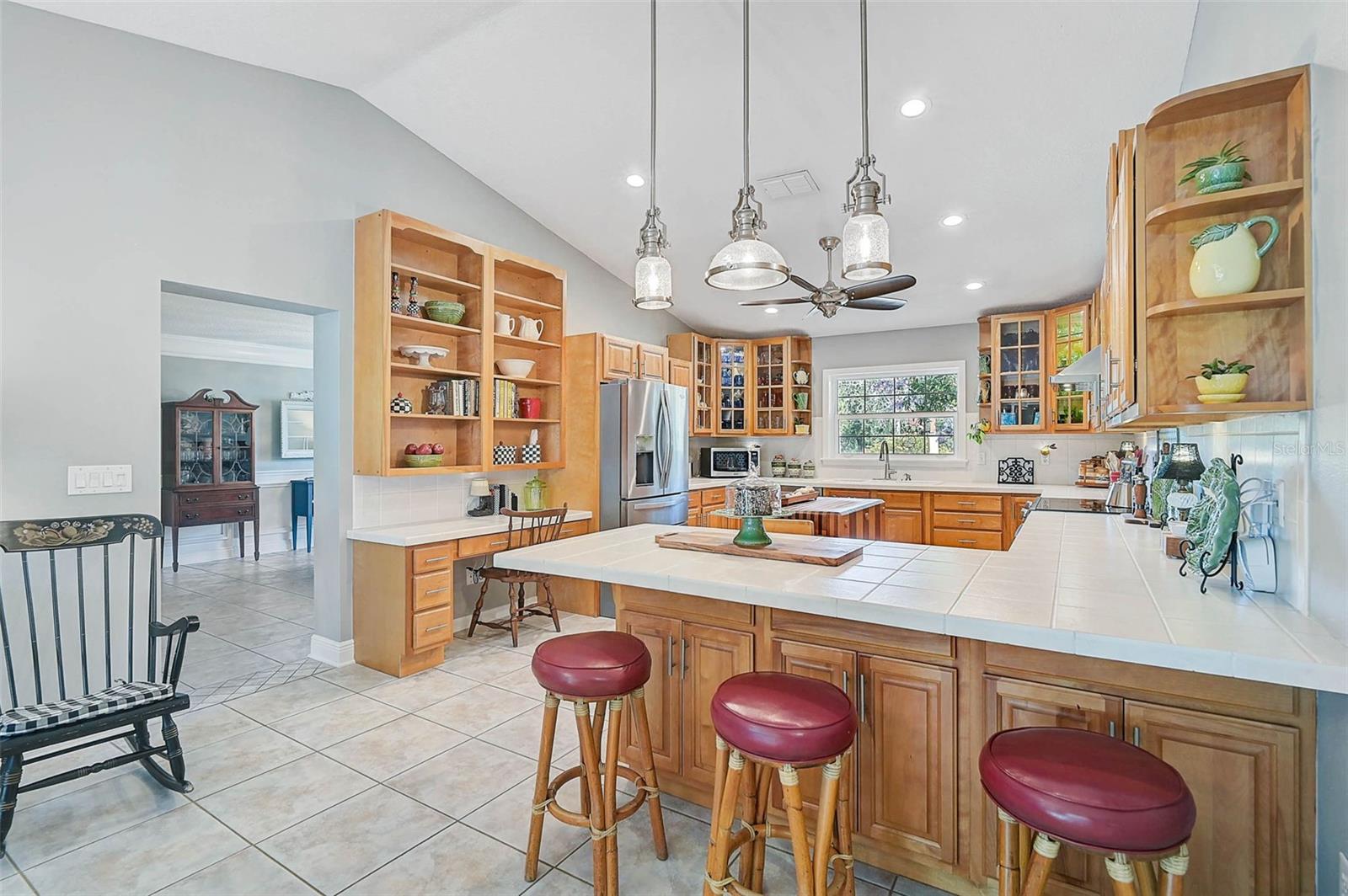 Image 18 of 76 For 16918 Waterline Road