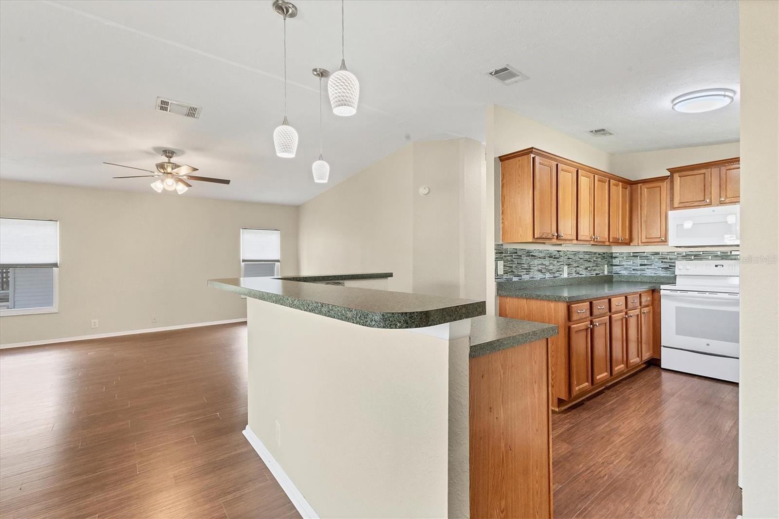 Image 10 of 42 For 6710 36th Avenue E 350